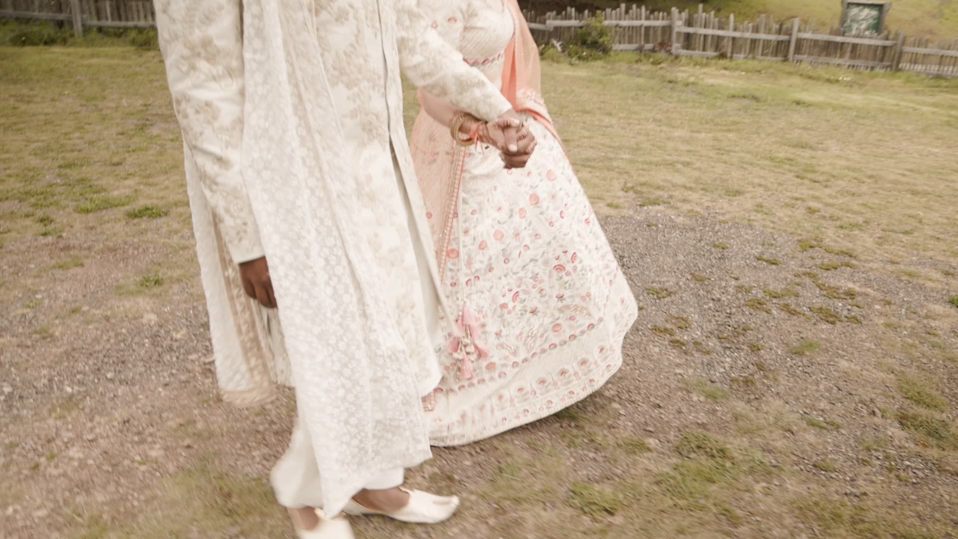 Jaqueline + Parik - Photo 4