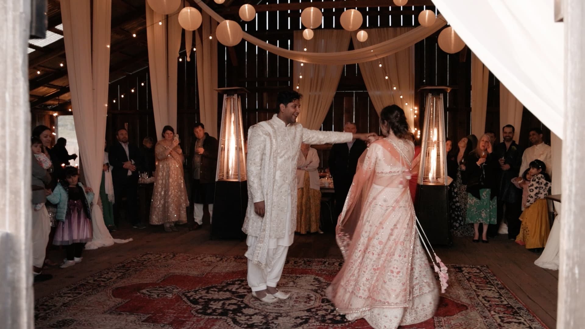 Jaqueline + Parik - Photo 8